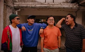 Manipol merilis single Hukum Alam 