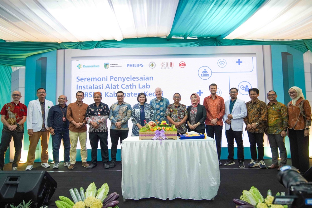Tim RSUD Kabupaten Kediri dan Philips