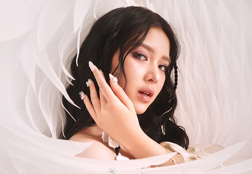 Penyanyi Tiara Andini