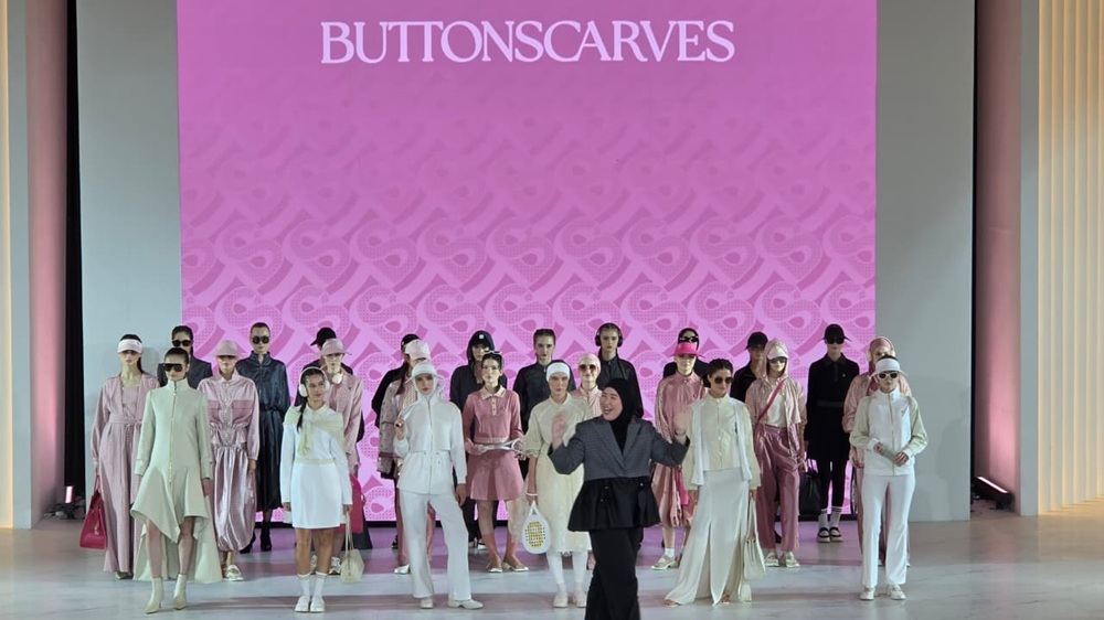 Buttonscarves Fashion Nation